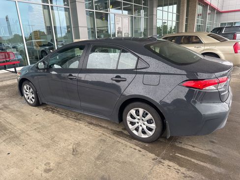 Used 2025 Toyota Corolla LE FWD image 11
