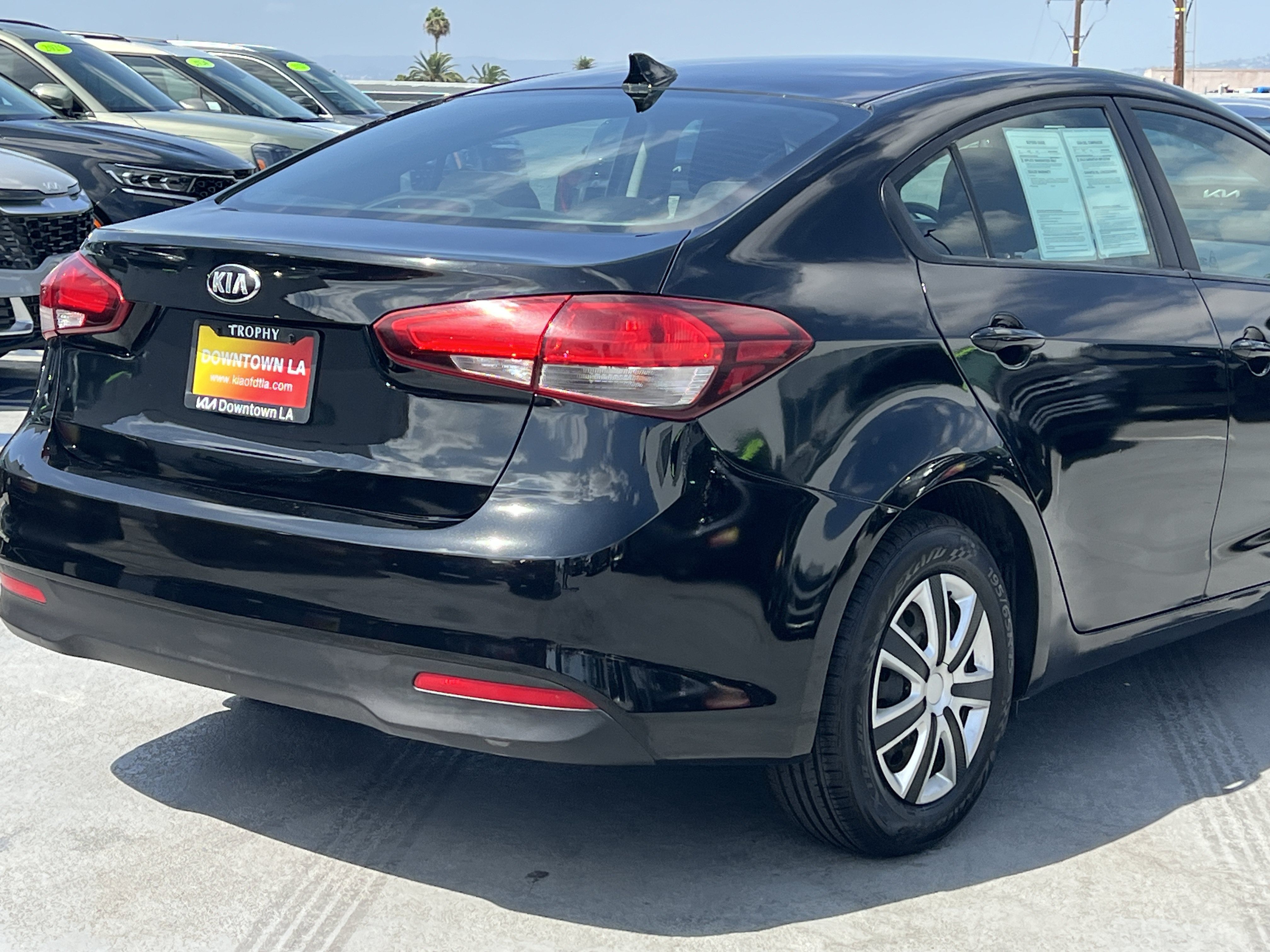 Used 2017 Kia Forte LX FWD image 8