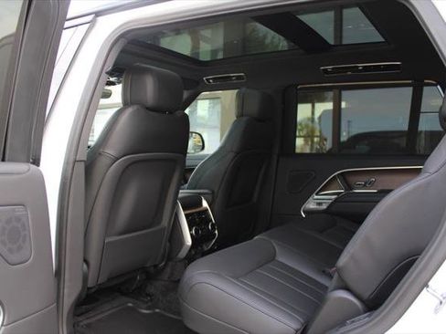 New 2025 Land Rover Range Rover Long Wheelbase SE image 38