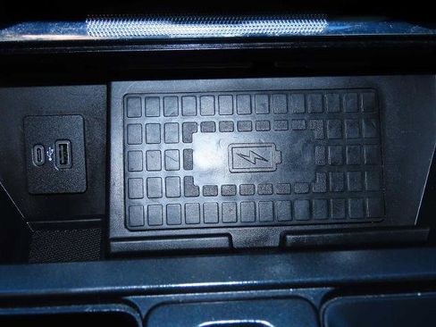 Certified 2022 Ford F150 Raptor w/ Equipment Group 801A High image 29