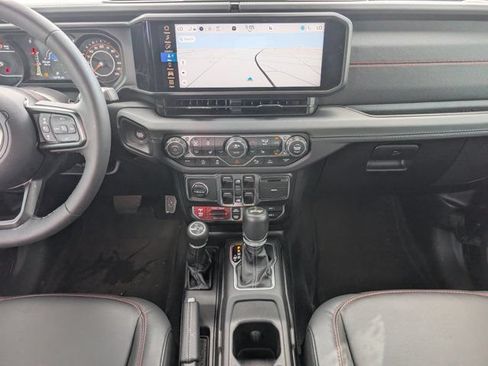 Used 2026 Jeep Wrangler Unlimited Rubicon AWD/4WD image 7