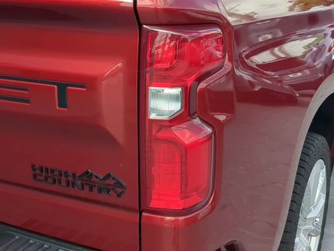 Used 2023 Chevrolet Silverado 1500 High Country w/ Technology Package AWD/4WD image 8
