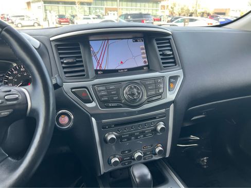 Used 2019 Nissan Pathfinder SL image 36