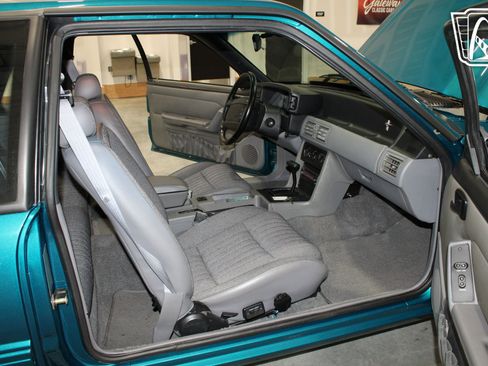 Used 1993 Ford Mustang LX image 11