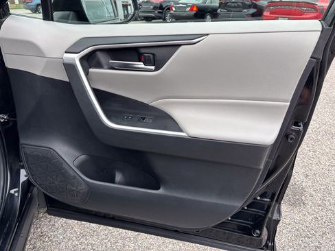 Certified 2022 Toyota RAV4 XLE image 42