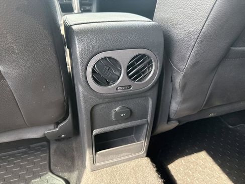 Used 2017 Volkswagen Tiguan S image 23