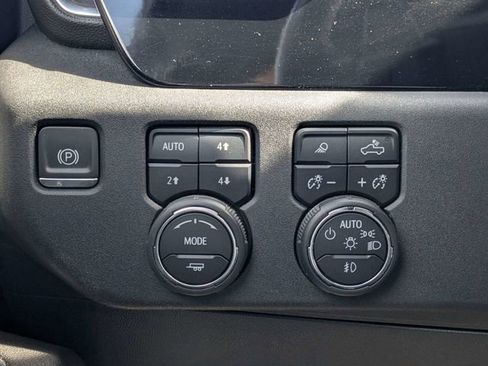 Used 2023 Chevrolet Silverado 1500 LTZ AWD/4WD image 19