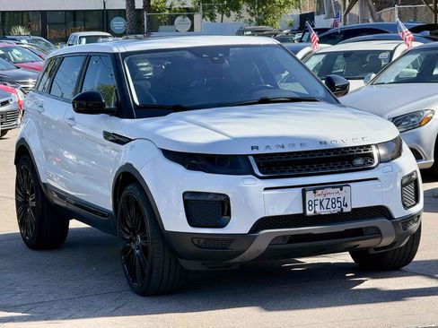 Used 2018 Land Rover Range Rover Evoque SE AWD/4WD image 3