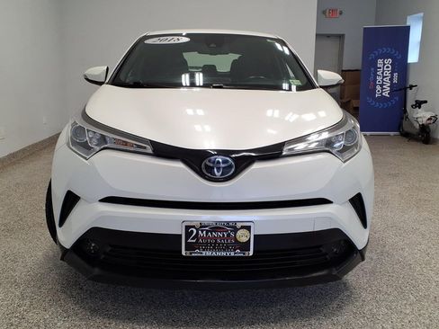Used 2018 Toyota C-HR XLE Premium FWD image 2