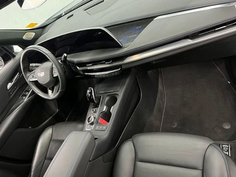 Used 2024 Cadillac XT4 Sport image 30