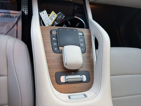 Used 2023 Mercedes-Benz GLS 450 4MATIC image 33