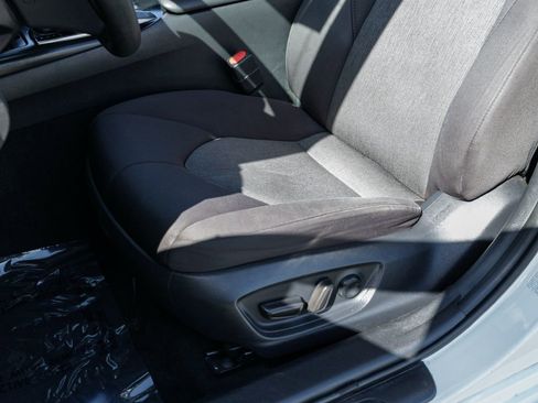 Used 2019 Toyota Camry LE FWD image 17