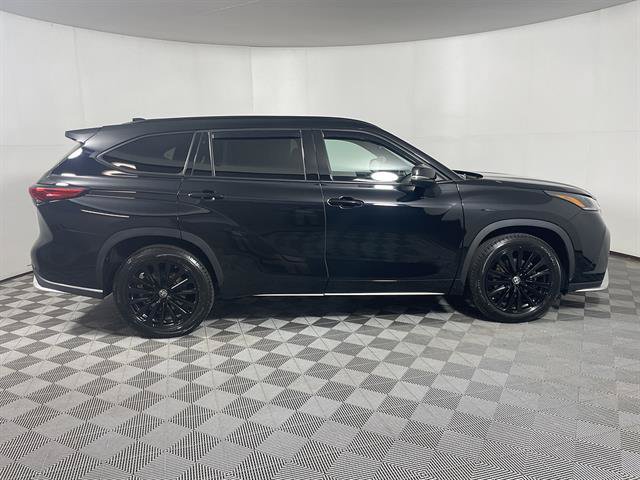 Used 2023 Toyota Highlander XSE AWD/4WD image 8