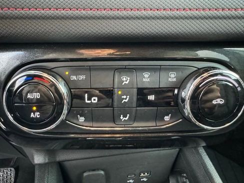 Used 2025 Chevrolet TrailBlazer RS w/ Convenience Package AWD/4WD image 15