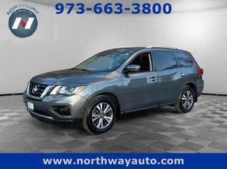 Used 2019 Nissan Pathfinder SL image 1