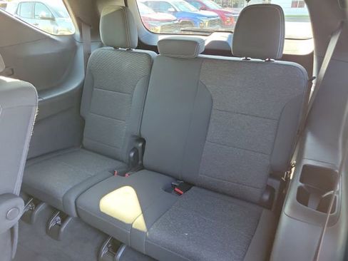 Certified 2025 Chevrolet Traverse LT image 8