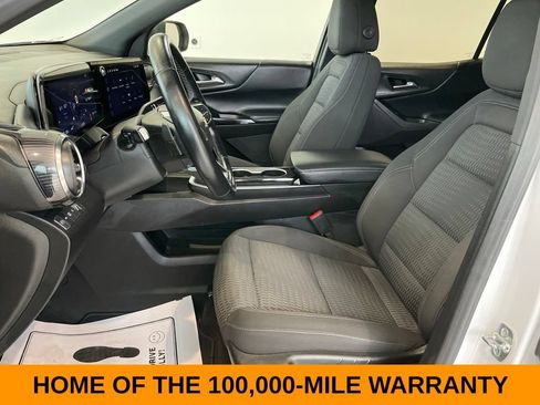 Used 2025 Chevrolet Equinox LT AWD/4WD image 11