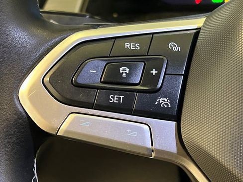 Certified 2024 Volkswagen Atlas Cross Sport SE image 20