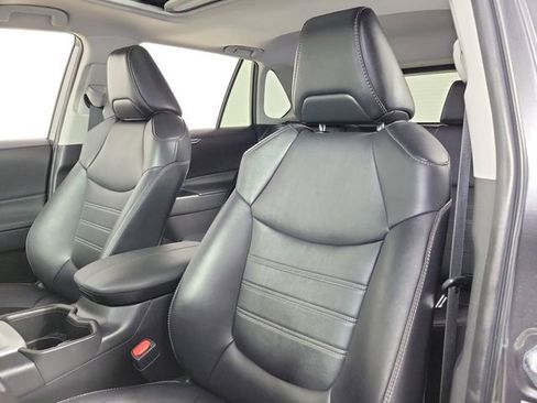 Used 2022 Toyota RAV4 XLE Premium FWD image 20