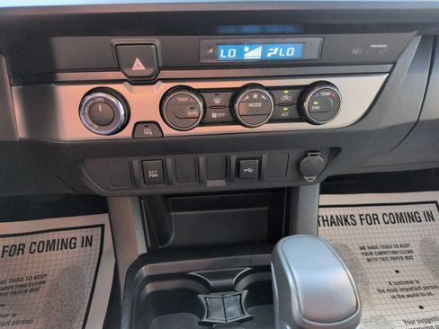 Used 2022 Toyota Tacoma SR AWD/4WD image 18