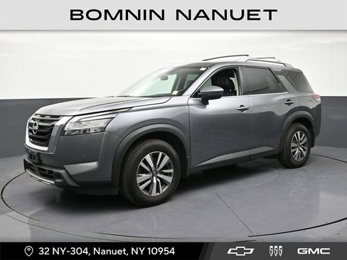 Used 2024 Nissan Pathfinder SL AWD/4WD image 1