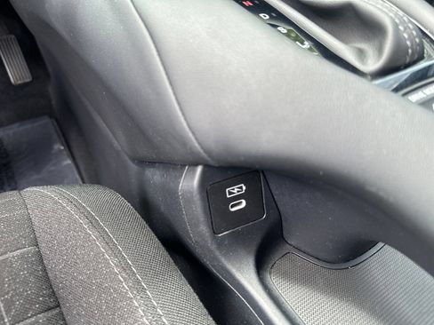 Used 2024 Honda HR-V LX image 17