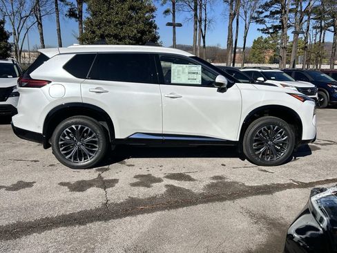 New 2026 Nissan Rogue Platinum w/ Tech Package AWD/4WD image 8