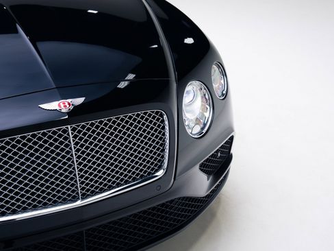 Used 2017 Bentley Continental GT image 9