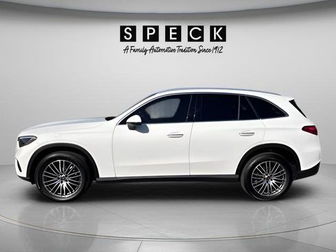 Used 2024 Mercedes-Benz GLC 300 4MATIC image 2