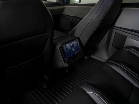 Used 2025 Tesla Cybertruck AWD Crew Cab image 15