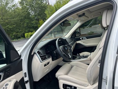 Used 2022 BMW X7 xDrive40i w/ Premium Package AWD/4WD image 43