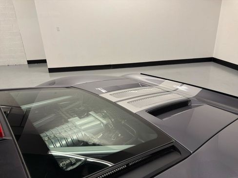 Used 2006 Ford GT RWD image 17