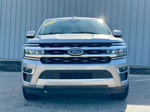 Used 2024 Ford Expedition Limited AWD/4WD image 3
