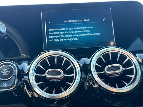 Certified 2021 Mercedes-Benz GLA 250 image 29