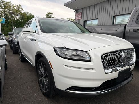 Used 2022 Lincoln Nautilus Reserve AWD/4WD image 3