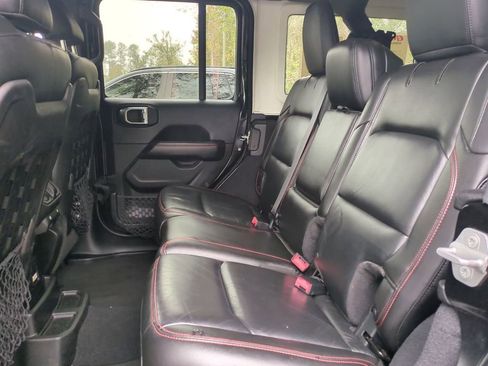 Used 2018 Jeep Wrangler Unlimited Rubicon w/ Dual Top Group image 13