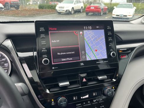 Used 2023 Toyota Camry XLE w/ Navigation Package image 23