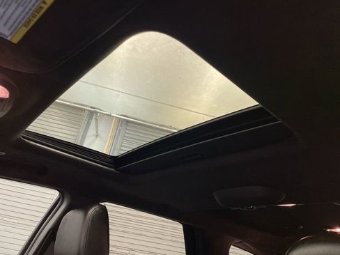 Certified 2022 Dodge Durango R/T RWD image 18