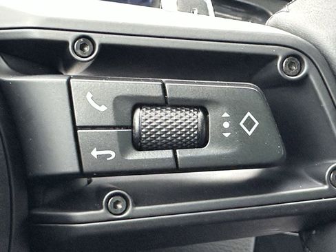 New 2026 Porsche Macan Turbo image 28