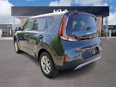 New 2025 Kia Soul LX w/ LX Technology Package image 3
