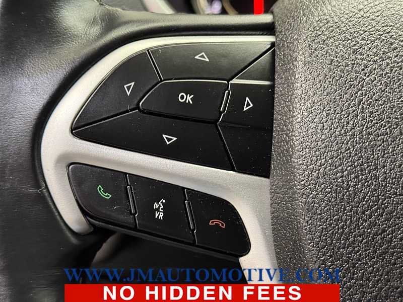Used 2018 Jeep Cherokee Latitude Plus AWD/4WD image 40