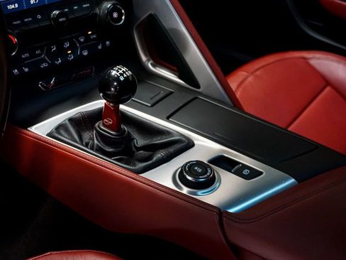 Used 2019 Chevrolet Corvette Stingray Coupe RWD image 17
