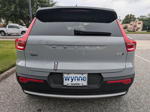 New 2025 Volvo XC40 B5 Core w/ Protection Package Premier image 5