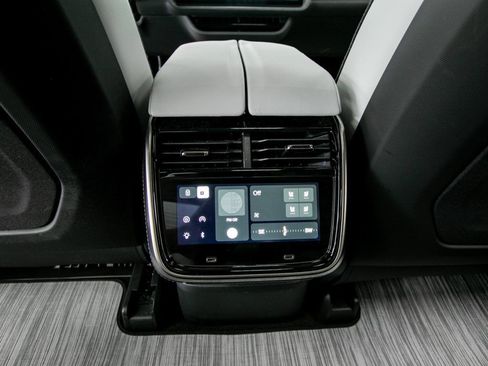 Used 2025 Rivian R1S Adventure Dual AWD/4WD image 23