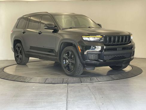 Used 2023 Jeep Grand Cherokee L Laredo AWD/4WD image 7