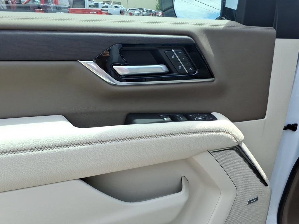 New 2026 GMC Yukon XL Denali w/ Advanced Technology Package AWD/4WD image 13