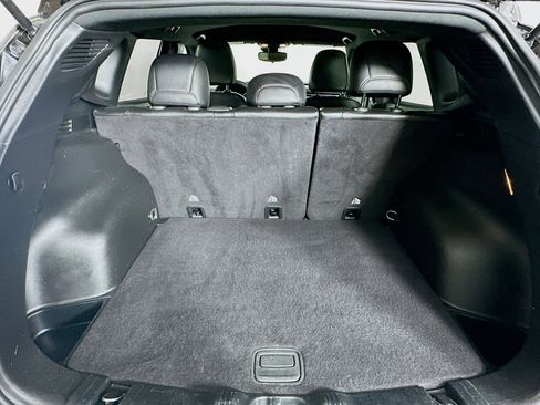 Used 2024 Jeep Compass Latitude image 29