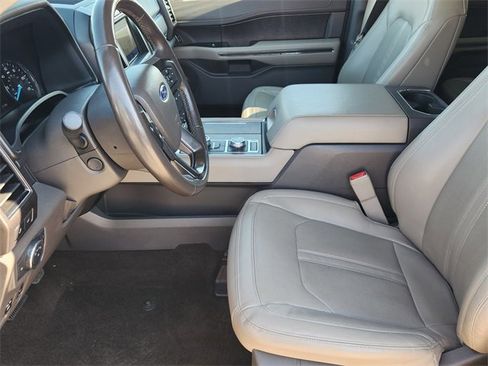 Used 2021 Ford Expedition Limited image 11