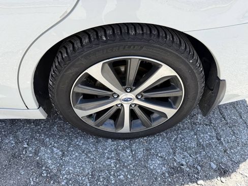 Used 2016 Subaru Legacy 2.5i Limited AWD/4WD image 10