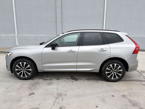 Certified 2025 Volvo XC60 B5 Plus image 2